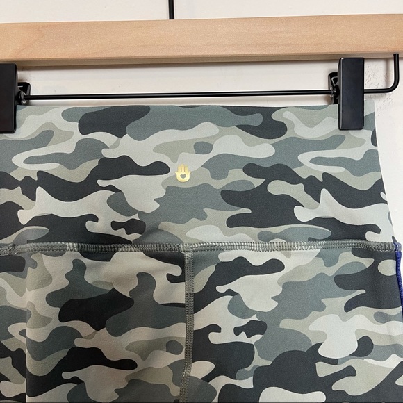 SPIRITUAL GANGSTER- Essential Camo Rainbow Stripe Leggings In Camo Print - Picture 10 of 12